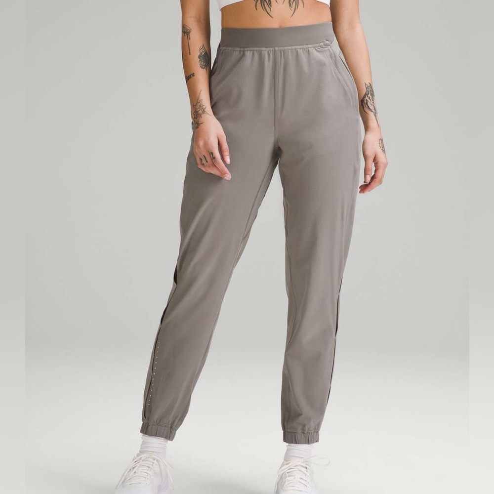 Lululemon Adapted State High-Rise Joggers Airflow Carbon Dust Pants Sz 6 LW5FAQ